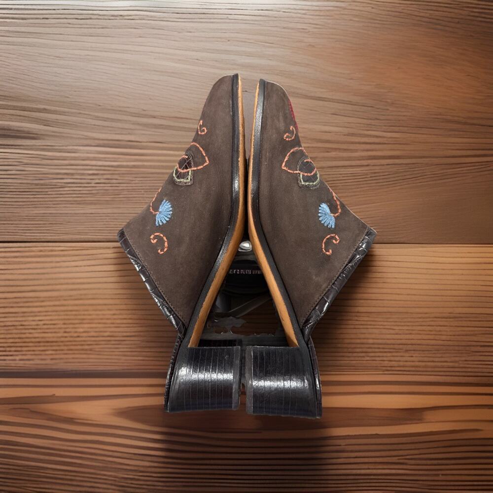 Brighton Fiona Women's Floral Embroidered Suede Leather Mule Clogs Sz 8 - Picture 7 of 8